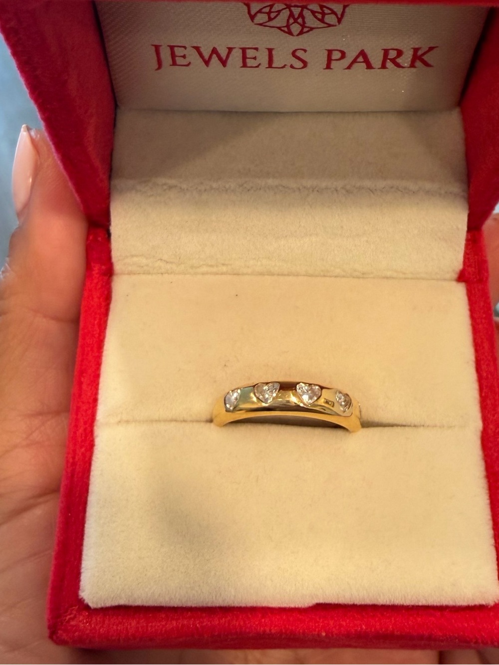 Jewels Park 18K yellow gold Mini Chunky Diamond Heart Ring - Picture 7 of 7